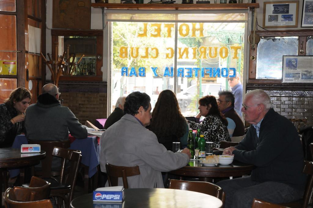 Hotel Touring Club Trelew Eksteriør billede