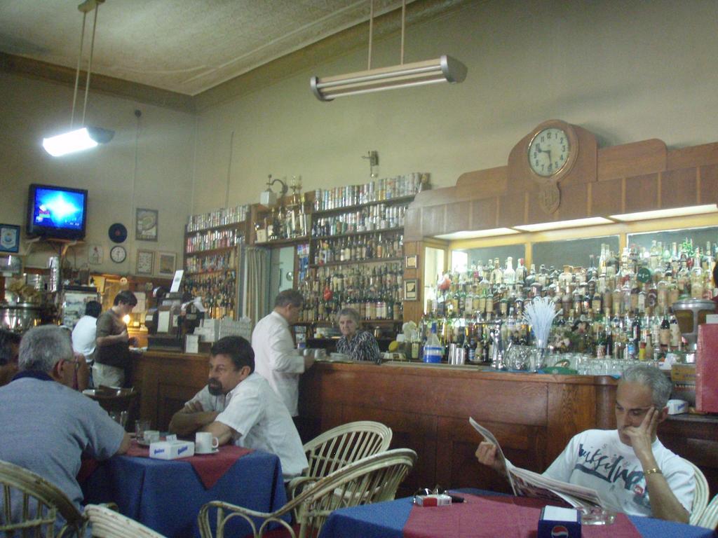 Hotel Touring Club Trelew Eksteriør billede